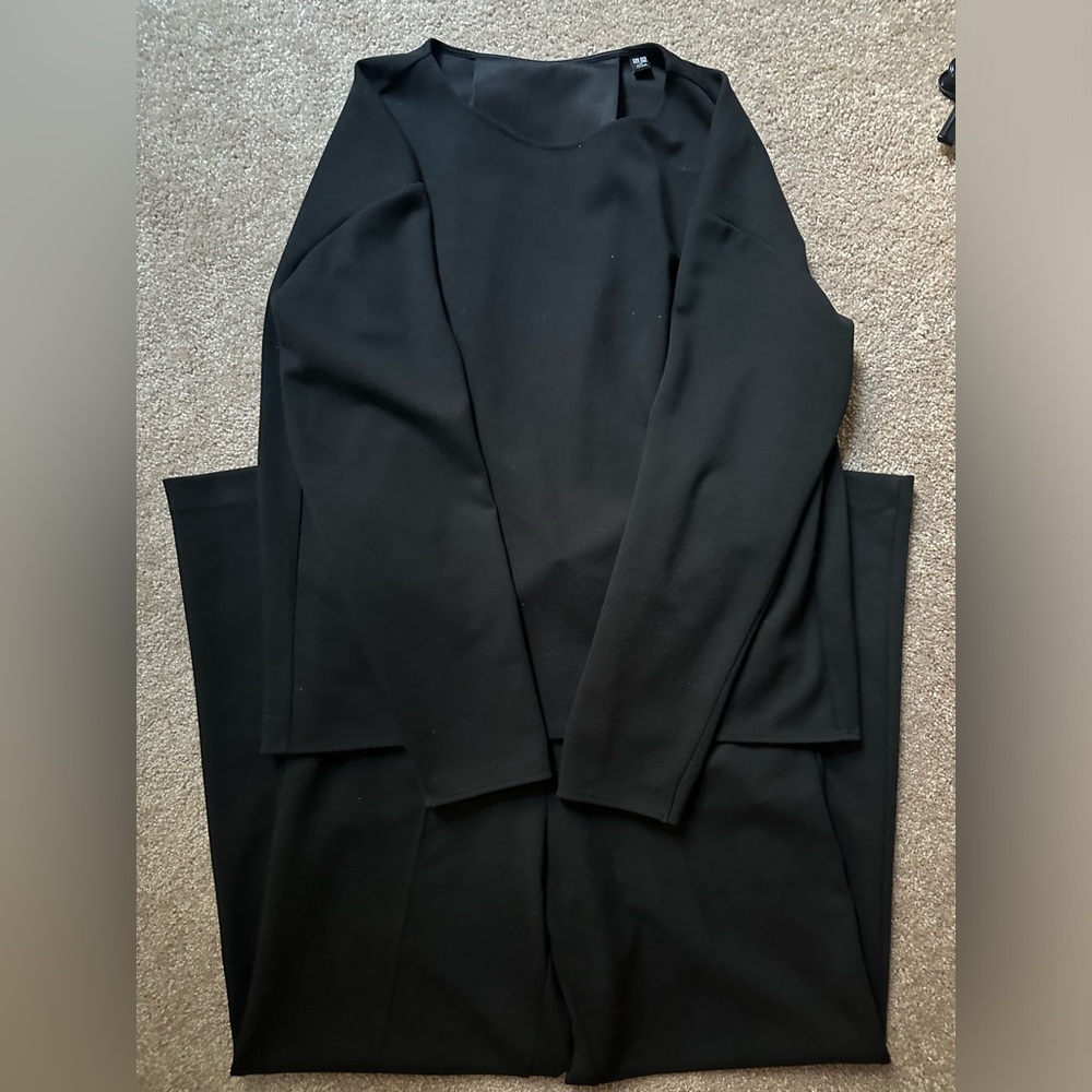 Uniqlo Black Pants + Pullover